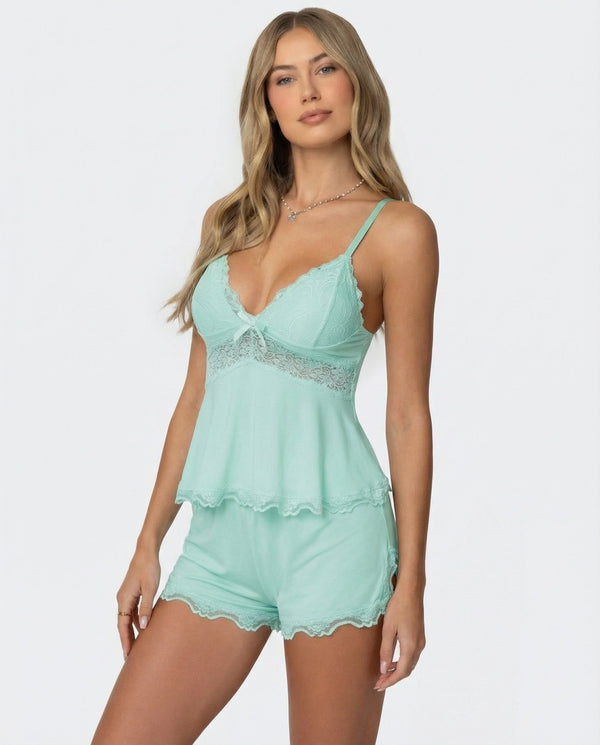 Midnight Kiss detail